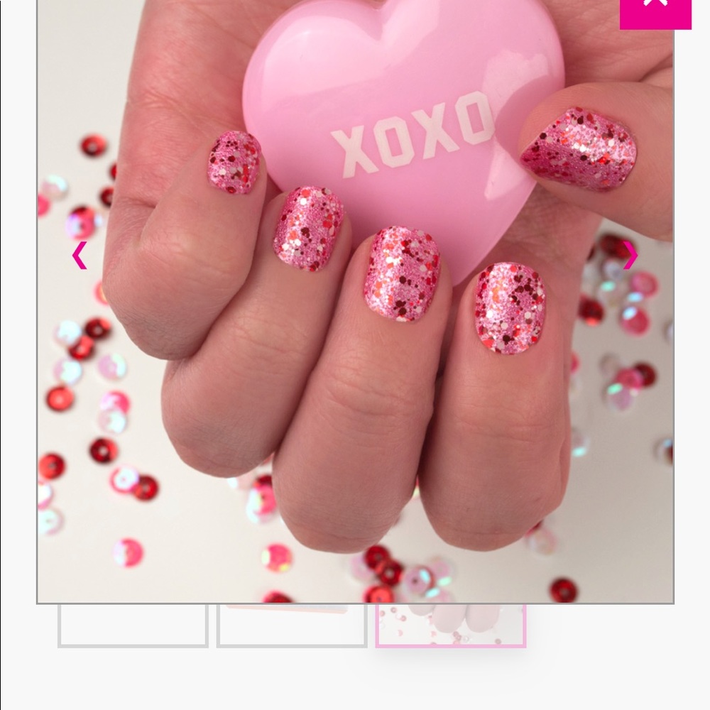 Adorable colorstreet nails! “Love Scene”